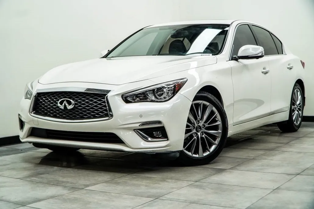 2022 Infiniti Q50 LUXE AWD photo 1