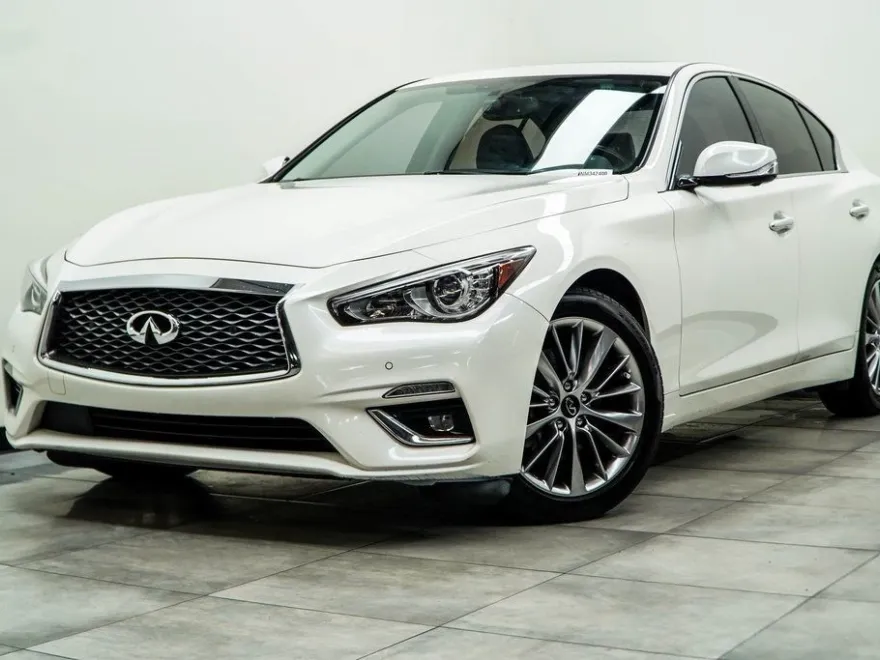 2022 Infiniti Q50 LUXE AWD photo 1