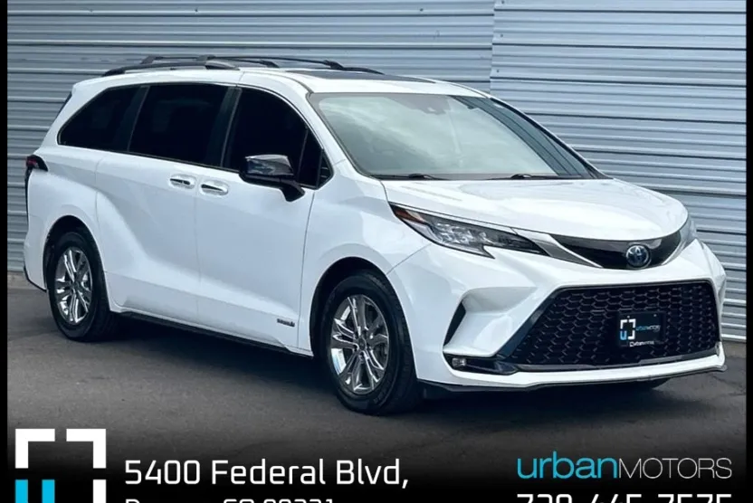 2021 Toyota Sienna XSE photo 1