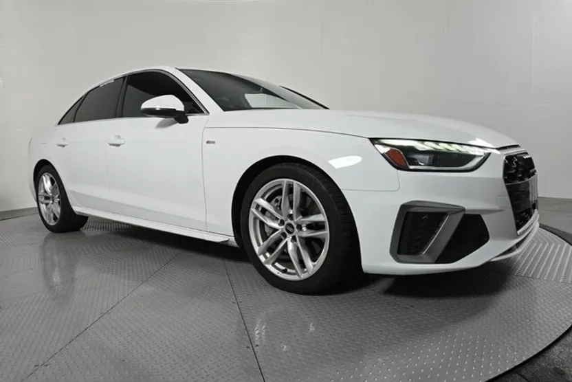 2021 Audi A4 45 S line Premium Plus Quattro photo 1