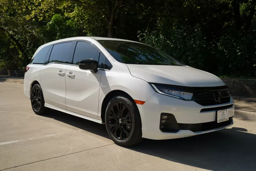 2025 Honda Odyssey photo 1