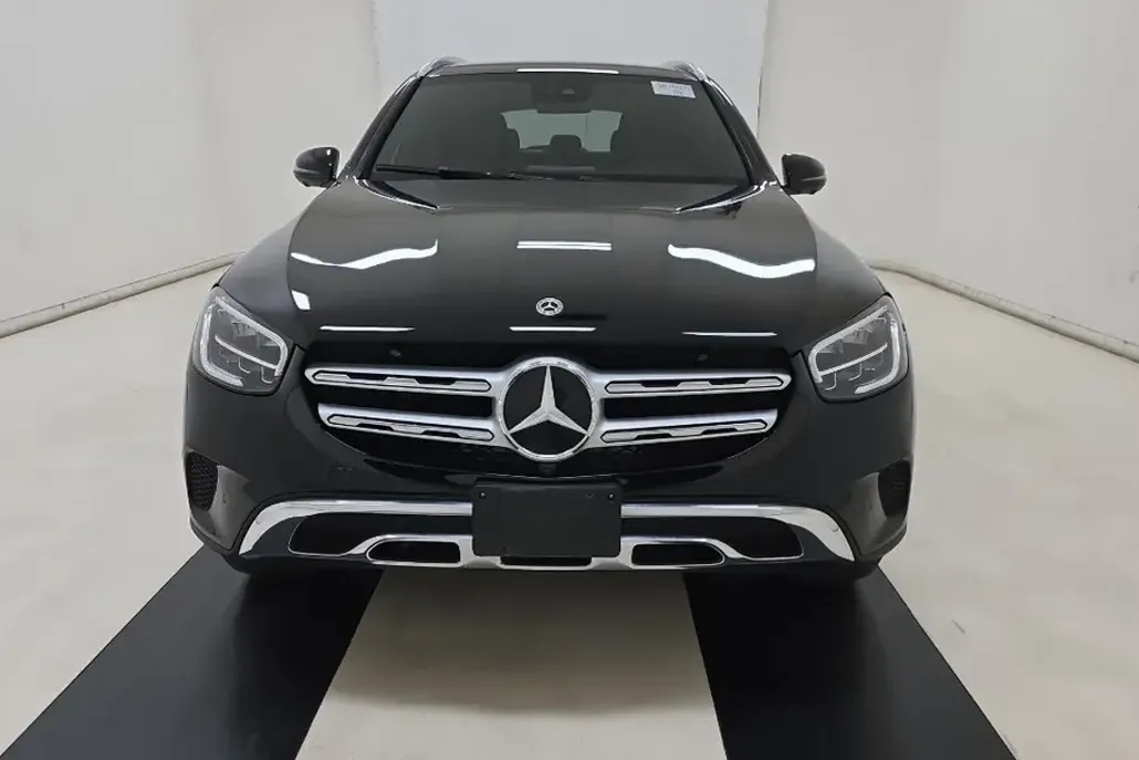 2022 Mercedes Benz GLC 300 photo 1