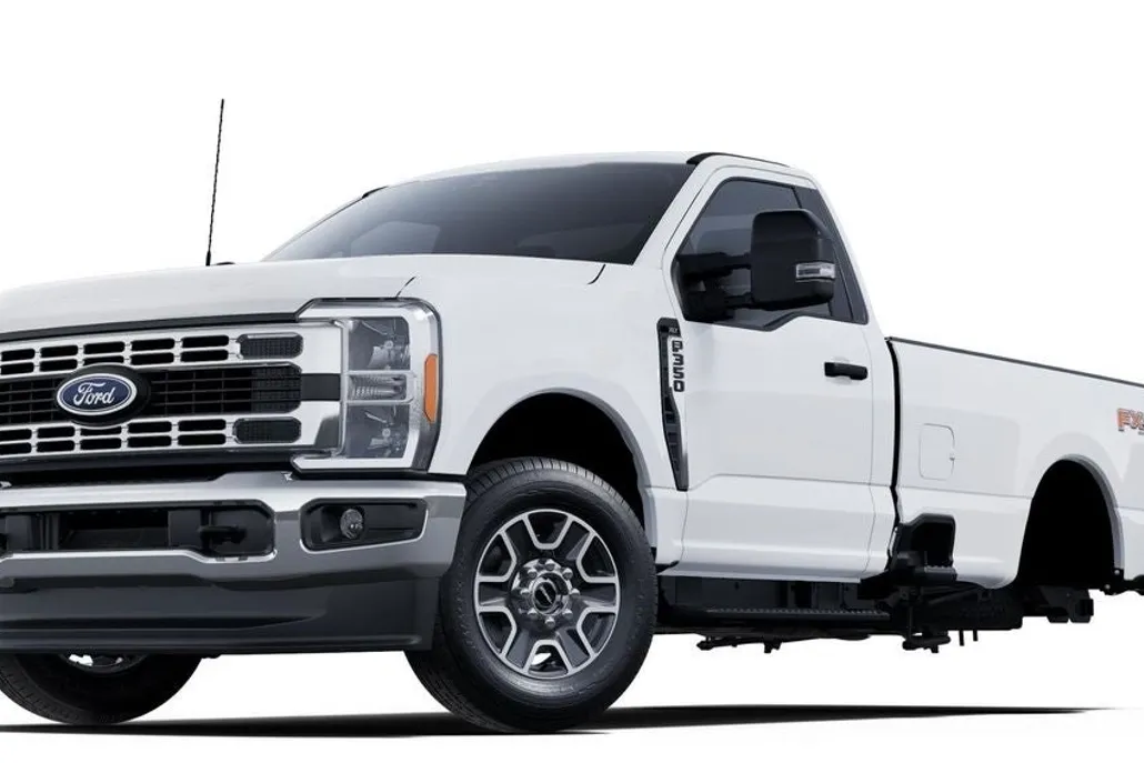 2025 Ford F-350 photo 1