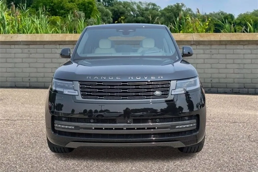 2025 Land Rover Range Rover SE photo 1