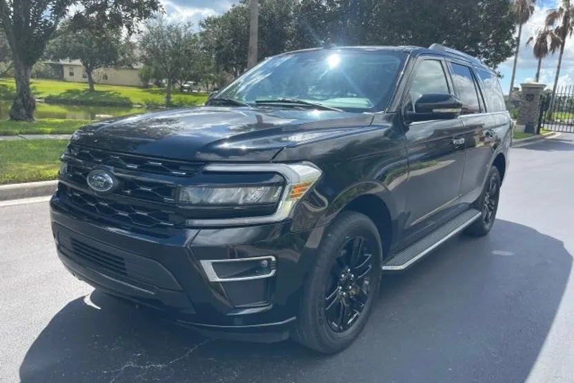2023 Ford Expedition Limited photo 1