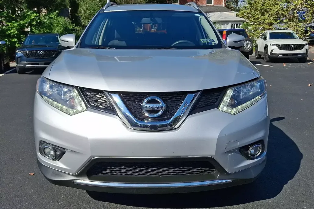 2016 Nissan Rogue AWD SV photo 1