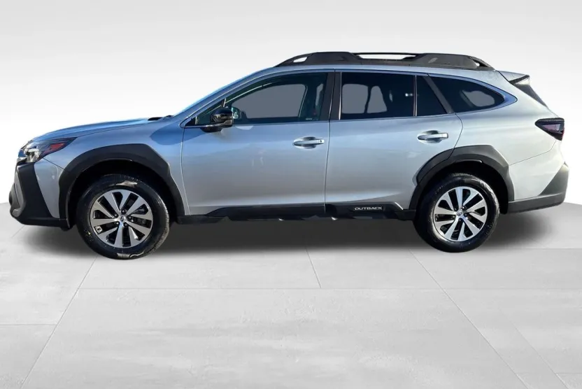 2023 Subaru Outback Premium photo 1