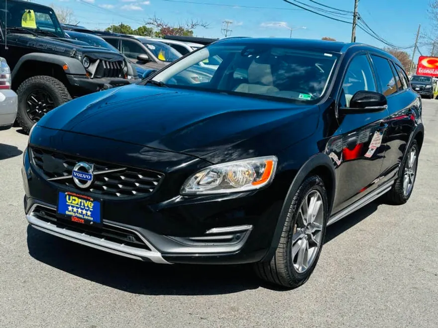 2015 Volvo V60 Cross Country T5 photo 1