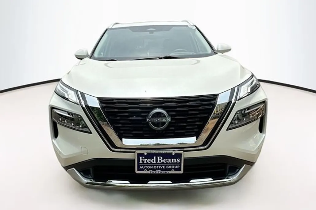2023 Nissan Rogue Platinum photo 1