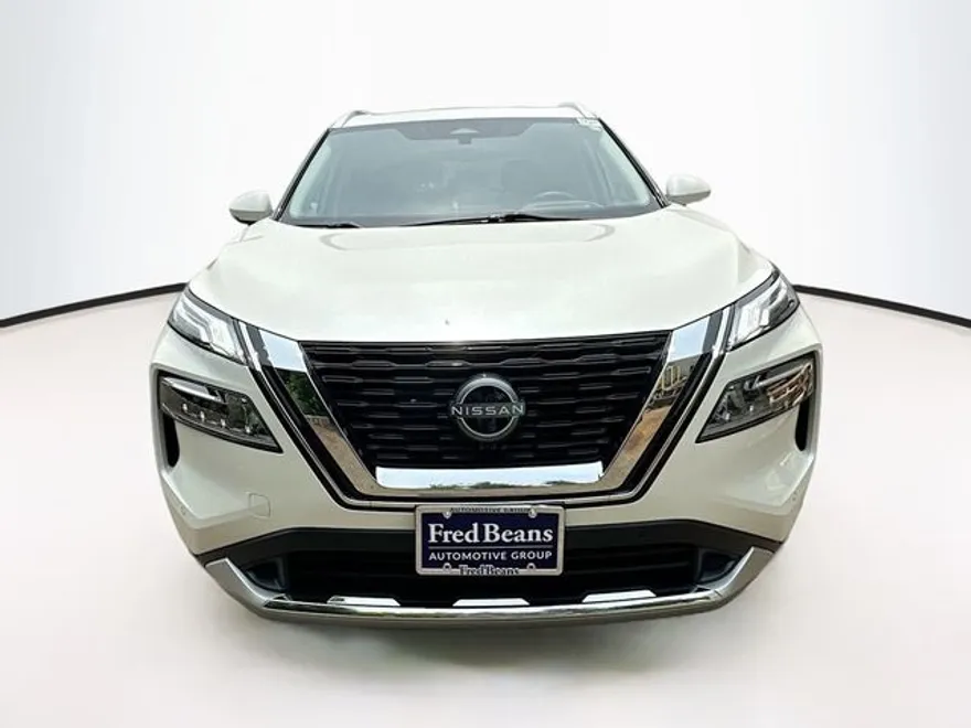 2023 Nissan Rogue Platinum photo 1