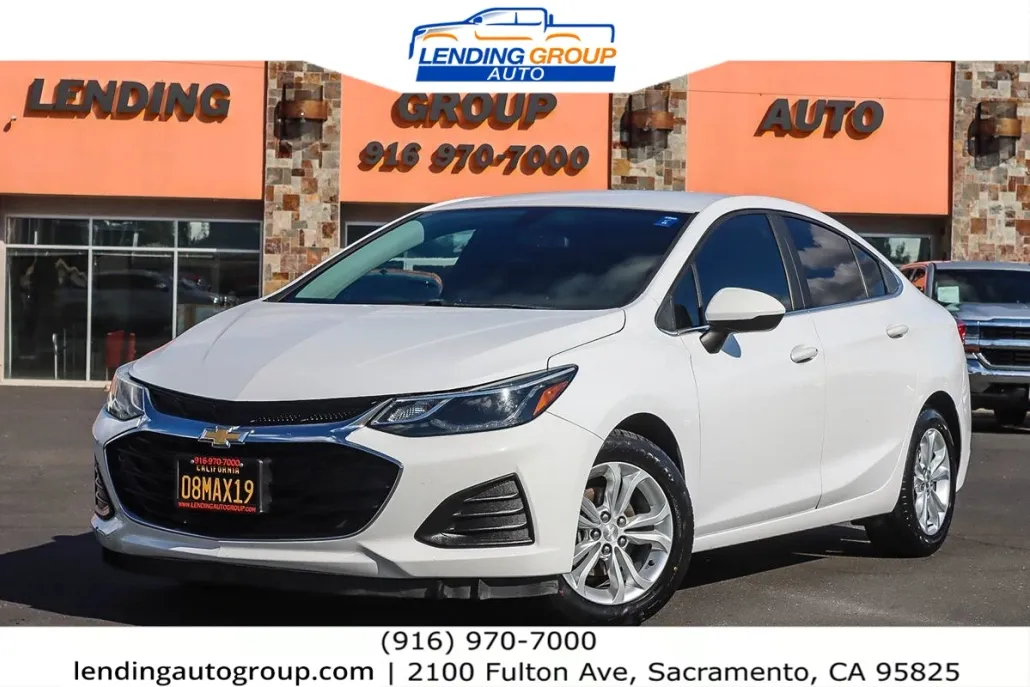 2019 Chevrolet Cruze LT photo 1