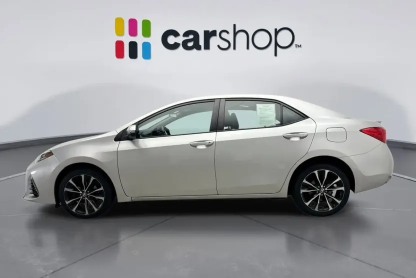 2018 Toyota Corolla SE photo 1