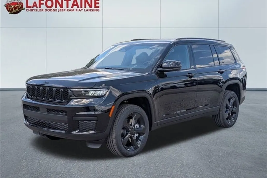 2025 Jeep Grand Cherokee Altitude photo 1
