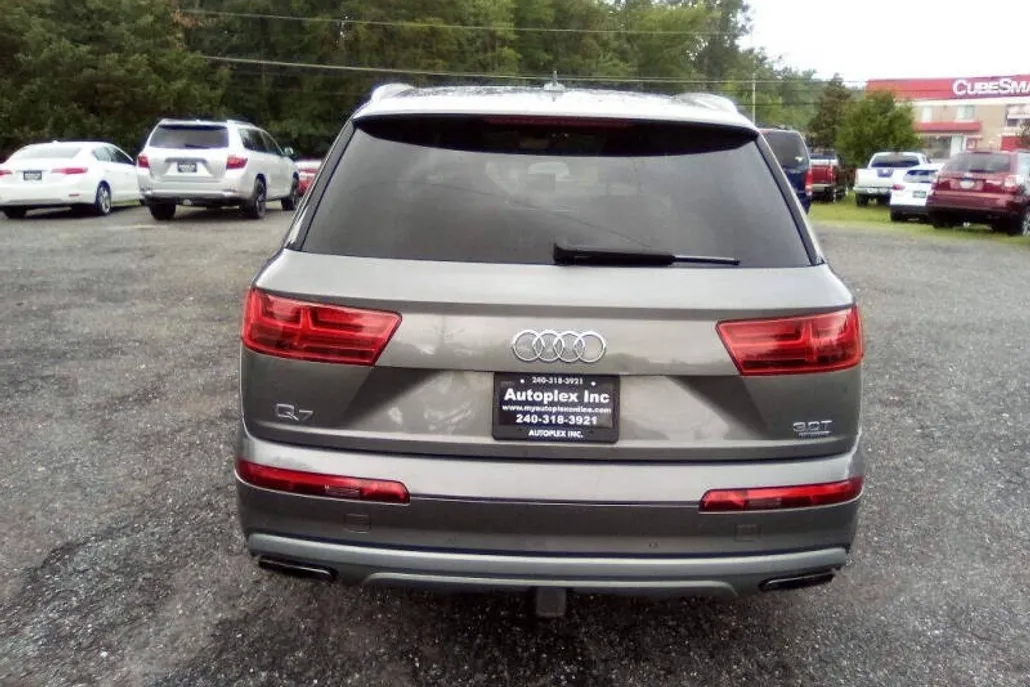 2017 Audi Q7 3.0T Prestige photo 1