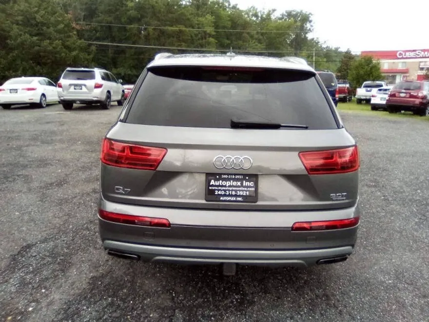 2017 Audi Q7 3.0T Prestige photo 1