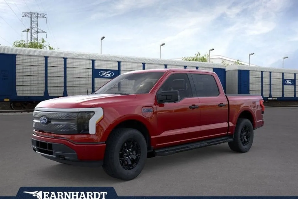 2025 Ford F-150 Lightning XLT photo 1