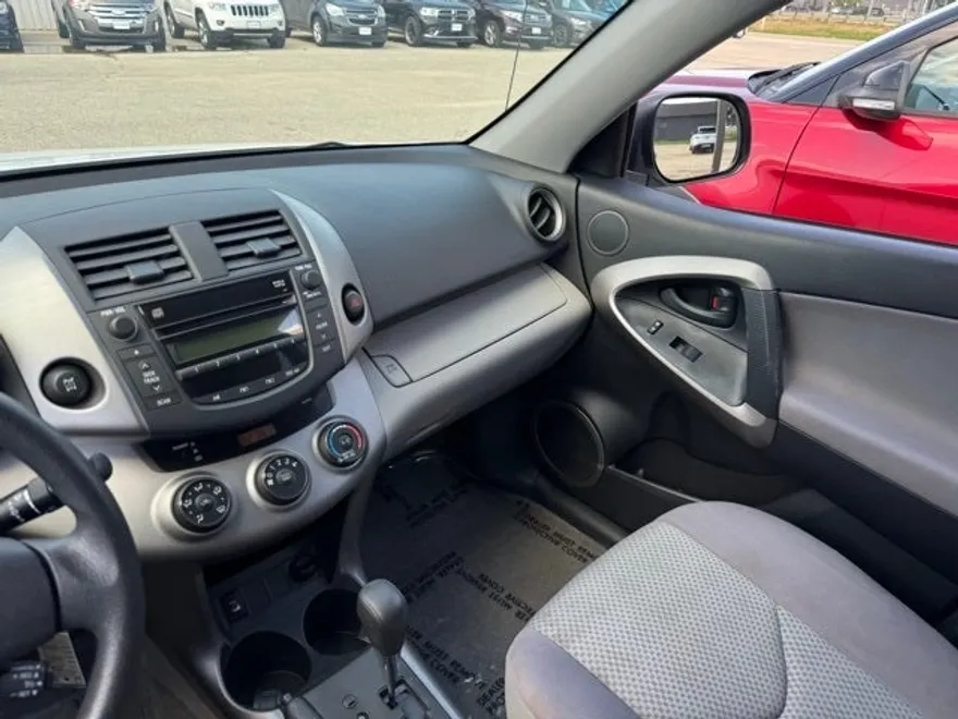 2008 Toyota RAV4 Base photo 1