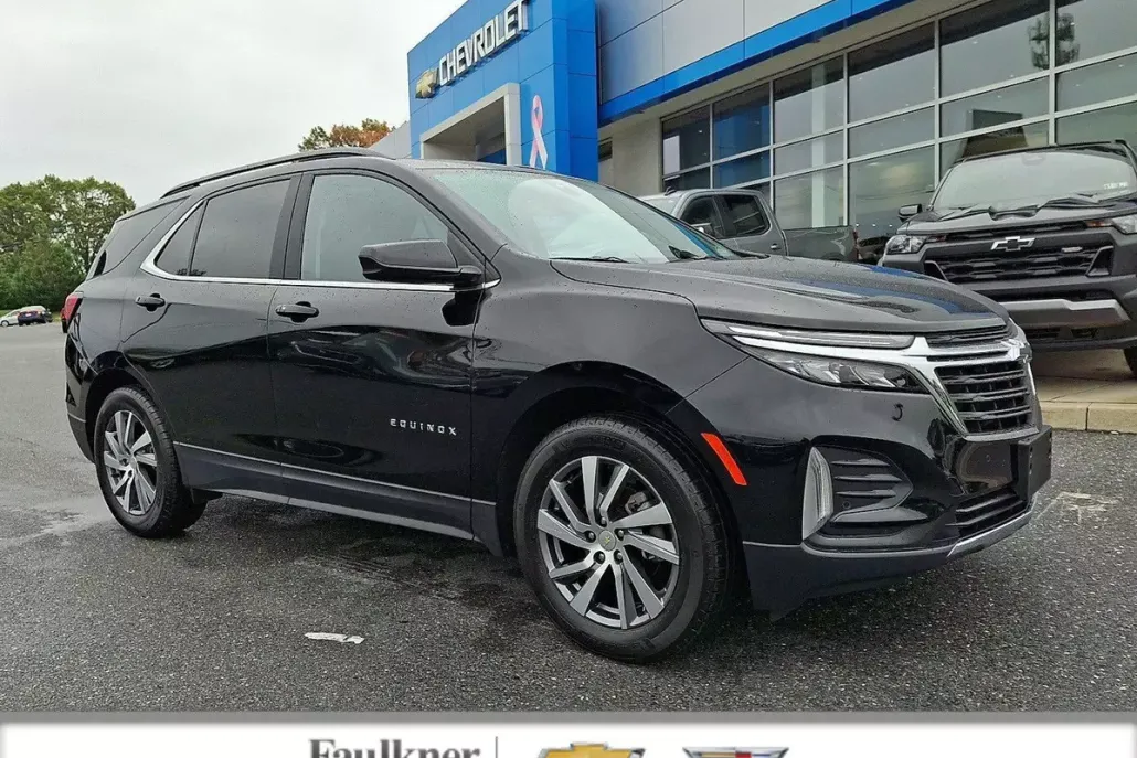 2022 Chevrolet Equinox LT photo 1