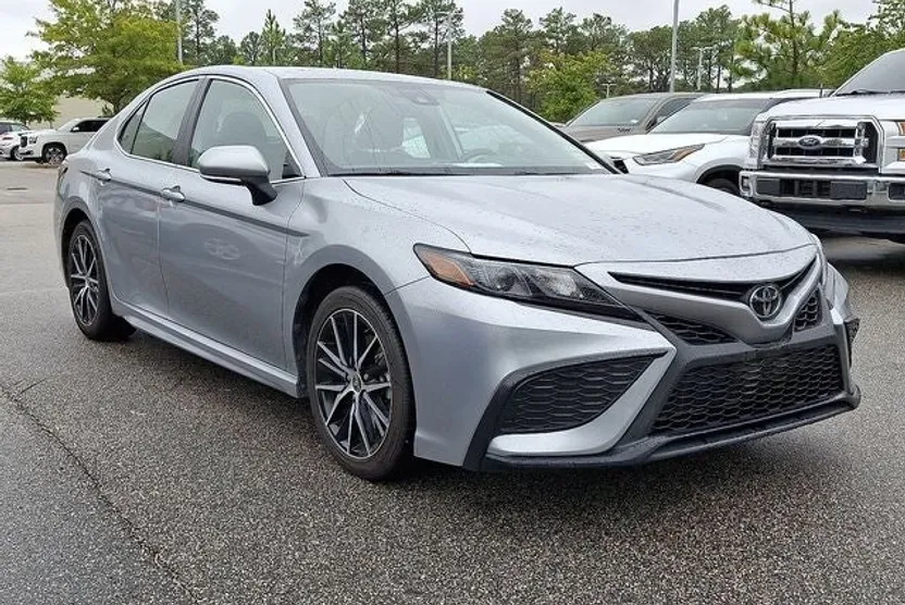 2024 Toyota Camry SE photo 1