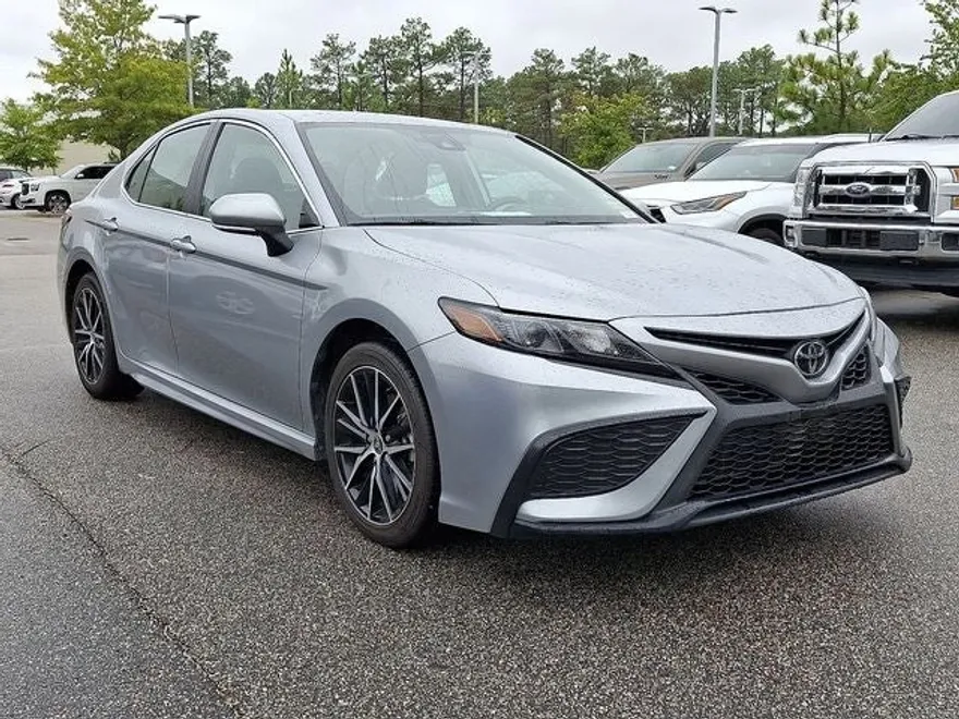 2024 Toyota Camry SE photo 1