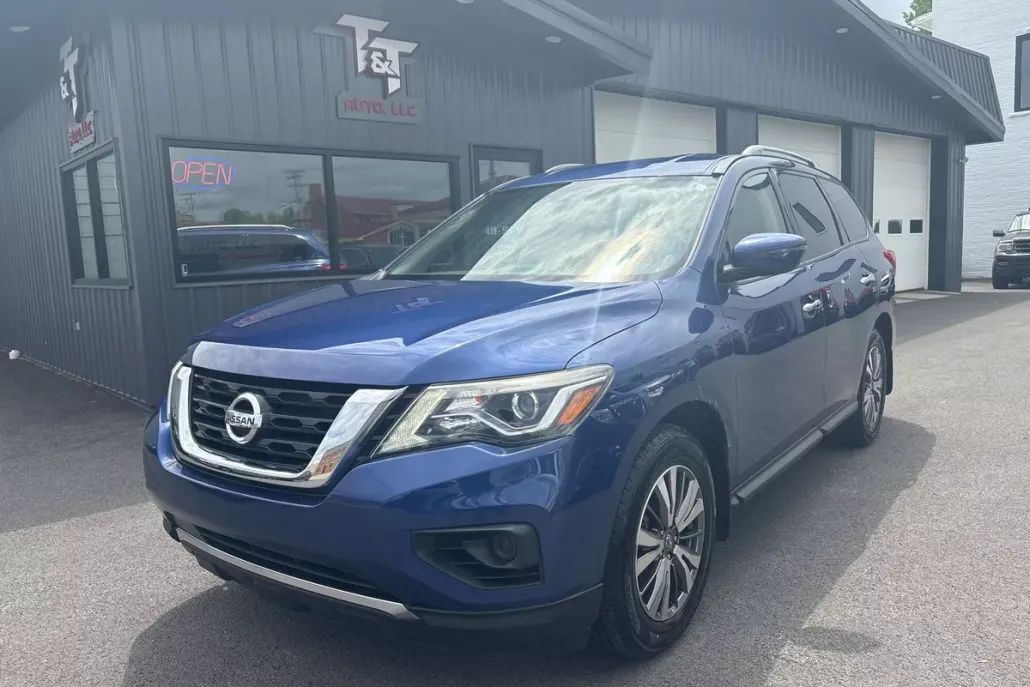 2019 Nissan Pathfinder S photo 1