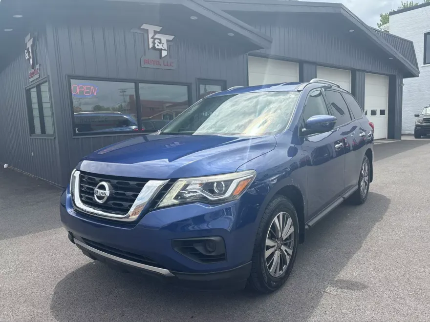 2019 Nissan Pathfinder S photo 1