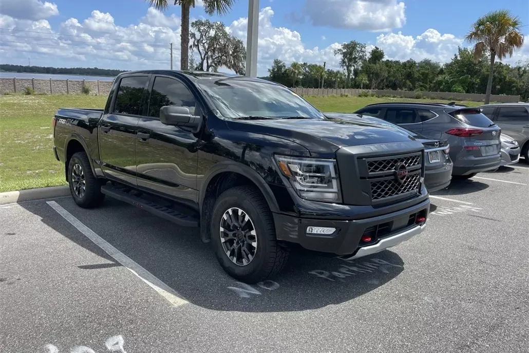 2024 Nissan Titan PRO-4X photo 1