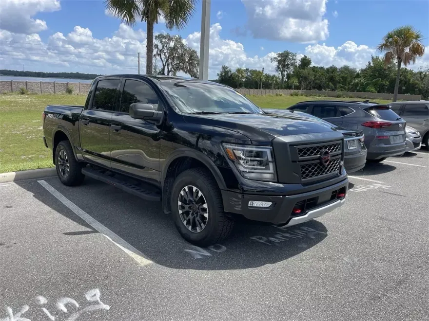 2024 Nissan Titan PRO-4X photo 1