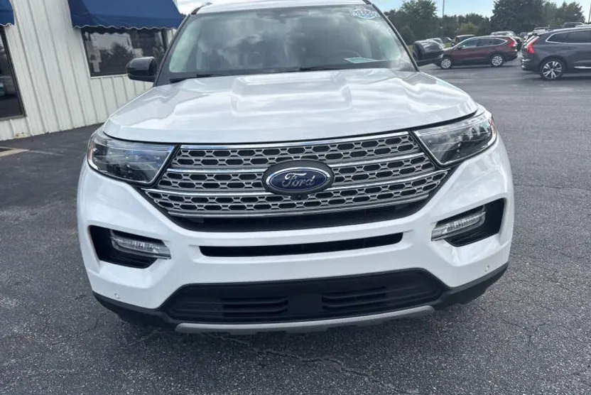 2022 Ford Explorer Limited photo 1