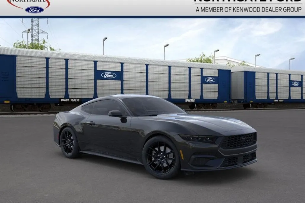 2025 Ford Mustang EcoBoost photo 1