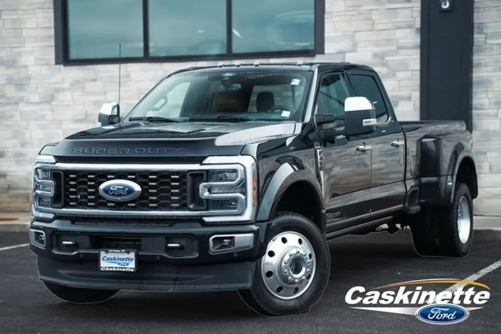 2024 Ford F-450 Platinum photo 1