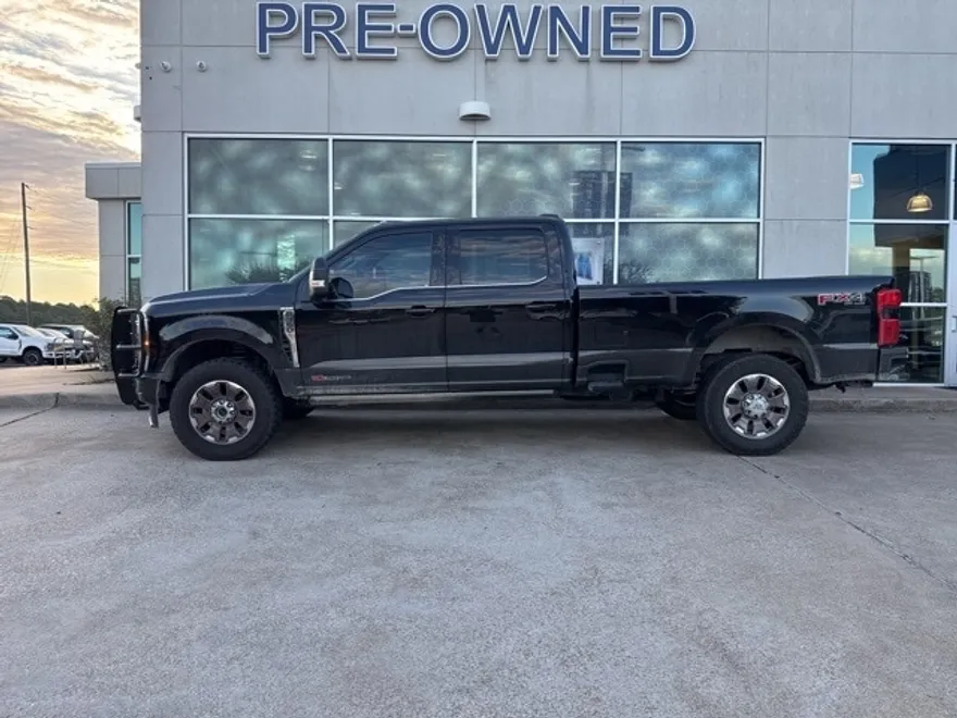 2024 Ford F-350 photo 1