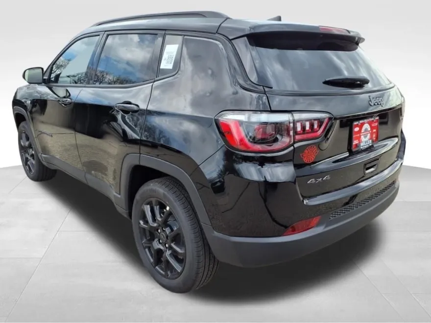 2025 Jeep Compass Latitude photo 1
