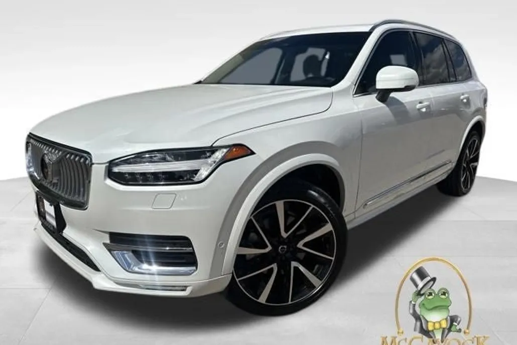 2023 Volvo XC90 Plus photo 1