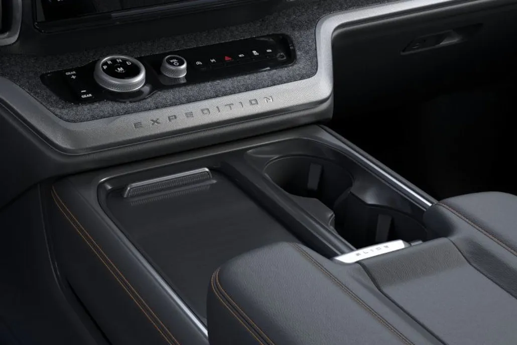 2025 Ford Expedition photo 11
