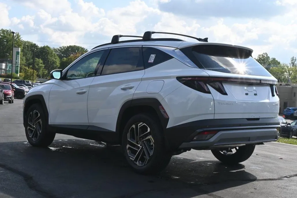 2025 Hyundai Tucson Hybrid Limited photo 1