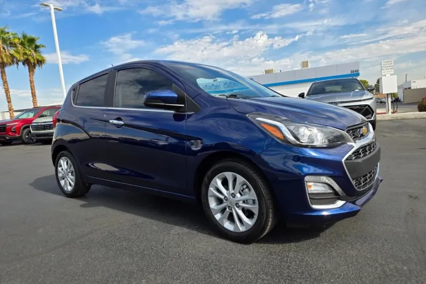 2022 Chevrolet Spark 2LT photo 1