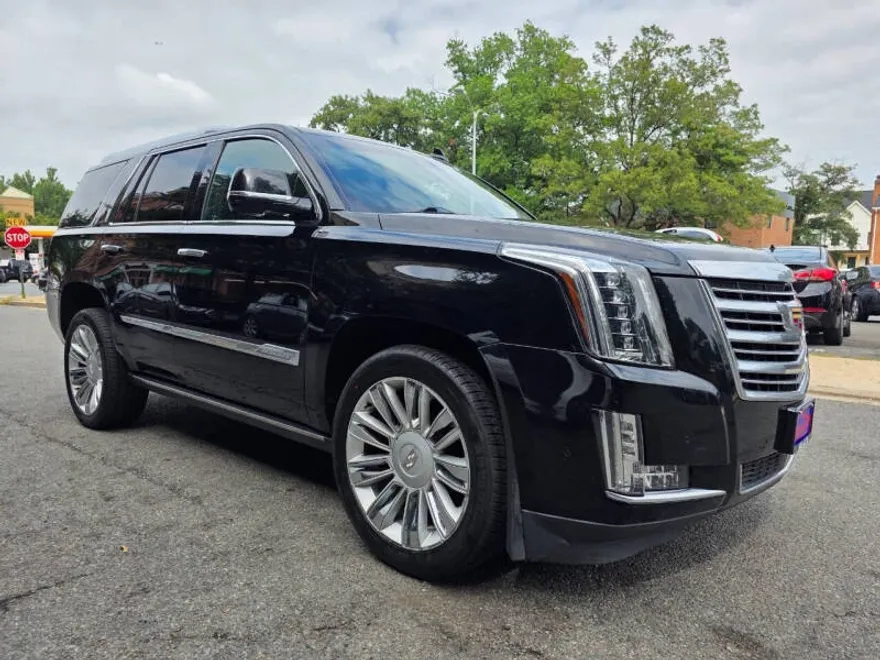 2018 Cadillac Escalade Platinum photo 1