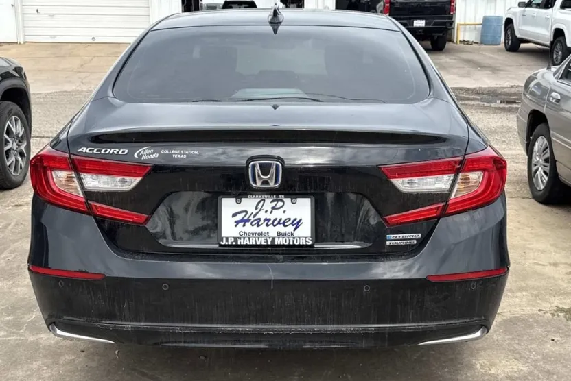 2022 Honda Accord Hybrid Touring photo 1