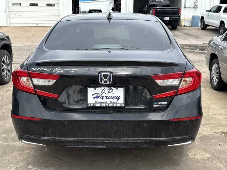 2022 Honda Accord Hybrid Touring photo 1