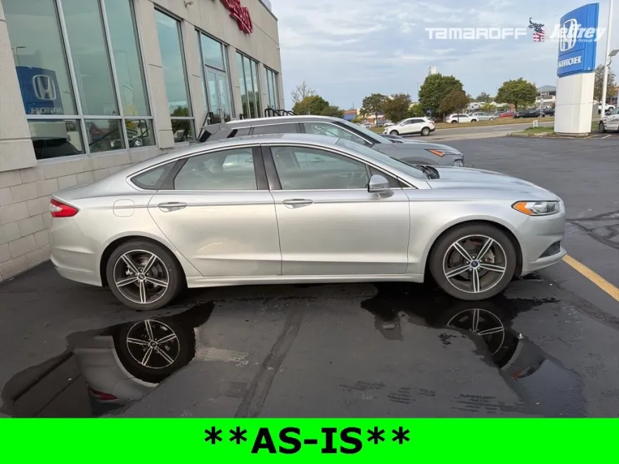 2013 Ford Fusion SE photo 1