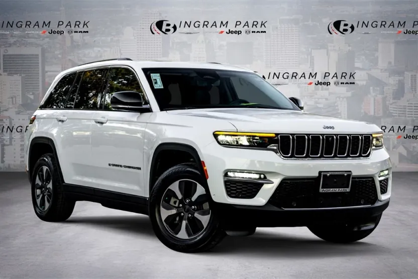 2022 Jeep Cherokee Limited 4xe photo 1