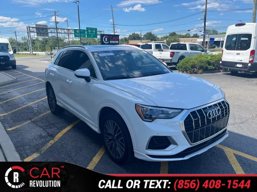2022 Audi Q3 Premium photo 1