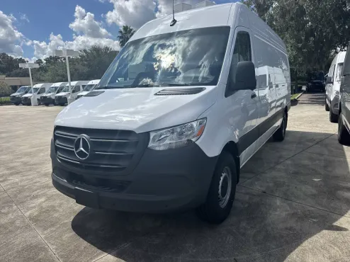 2025 Mercedes Benz Sprinter 2500 photo 4