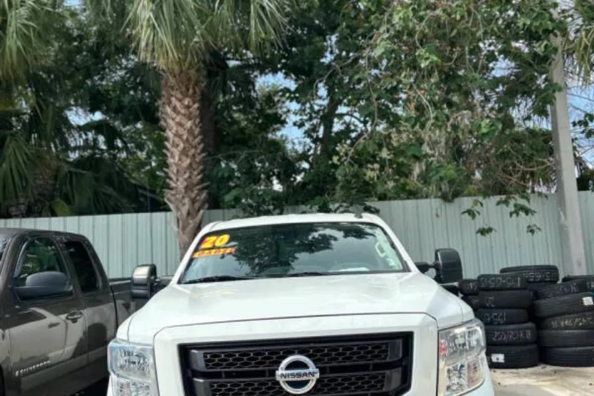 2020 Nissan Titan SV photo 1