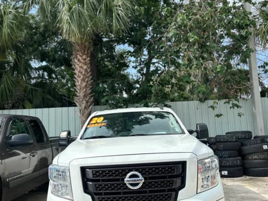 2020 Nissan Titan SV photo 1