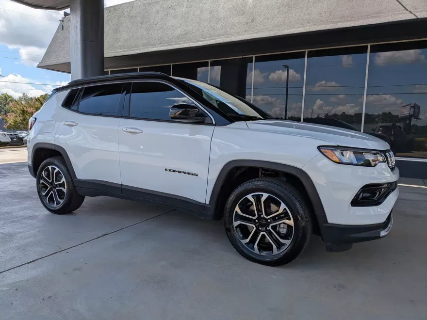 2024 Jeep Compass Limited photo 1