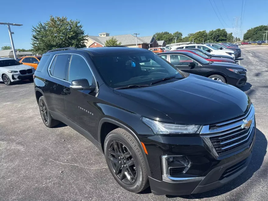 2023 Chevrolet Traverse photo 1
