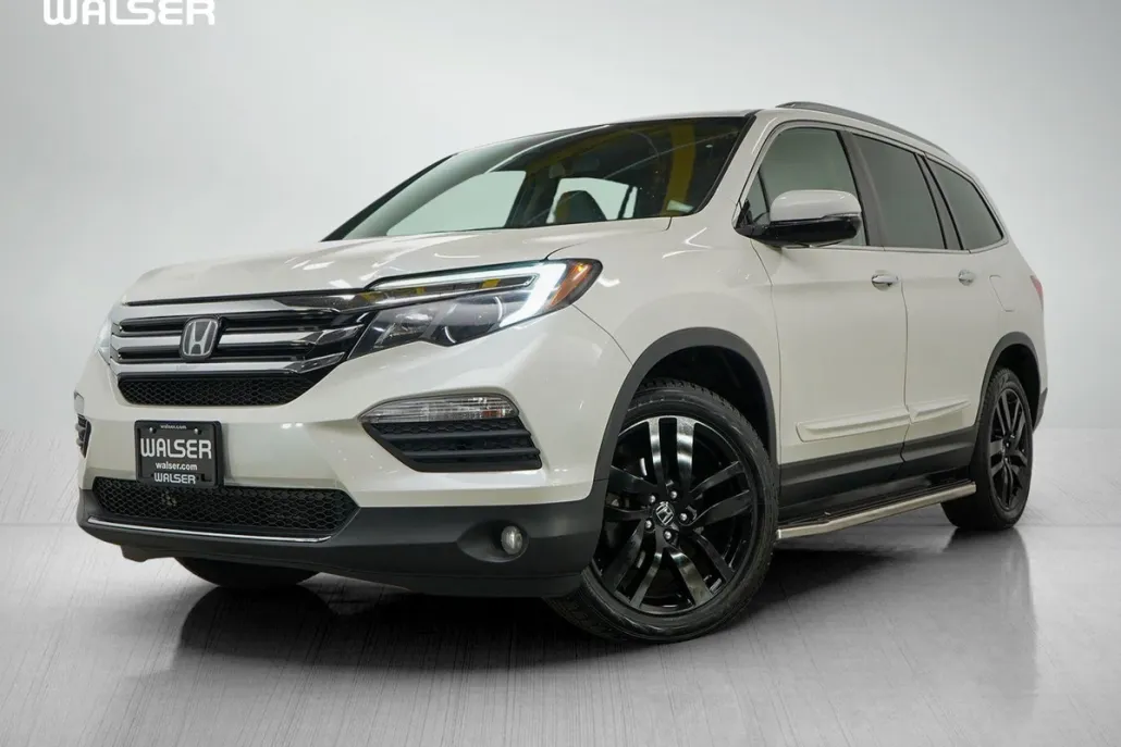 2016 Honda Pilot Touring photo 1