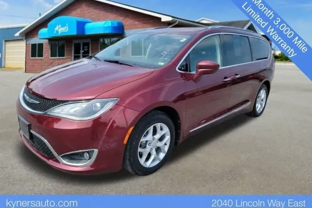 2018 Chrysler Pacifica Touring Plus photo 1